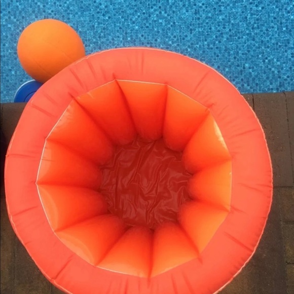 New in package inflatable cooler - Picture 3 of 13